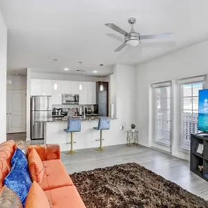 https://2-bedroom-eccentric-oasis.hotelstampa.org